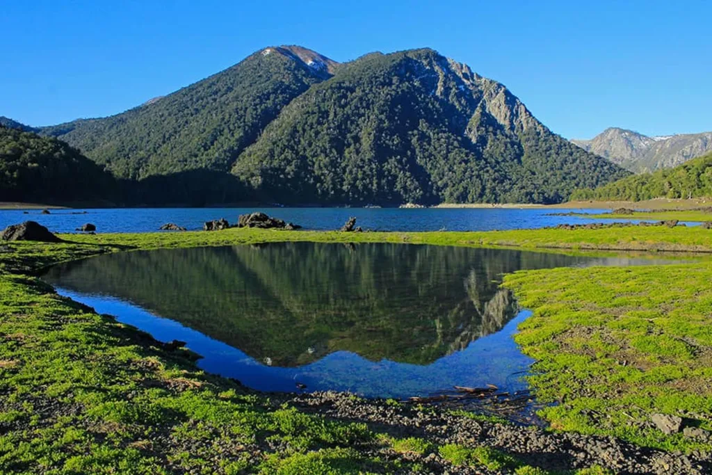 37.04laguna-verde.jpg